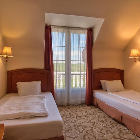 Hotel Bellevue Esztergom Ngoại thất bức ảnh