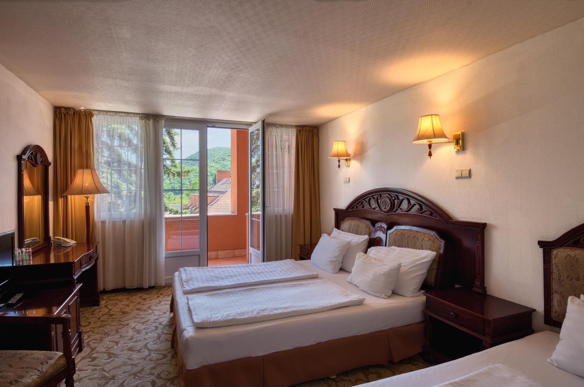 Hotel Bellevue Esztergom Ngoại thất bức ảnh