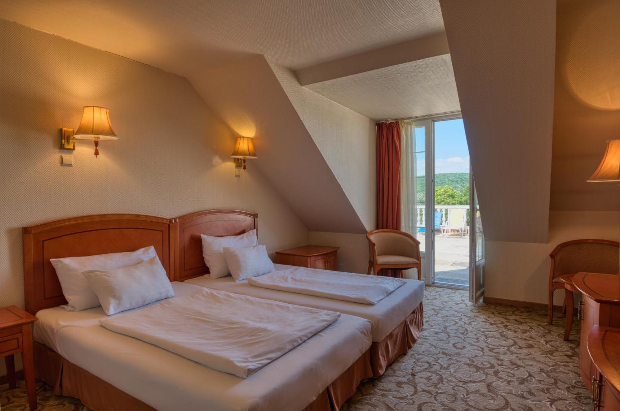 Hotel Bellevue Esztergom Ngoại thất bức ảnh