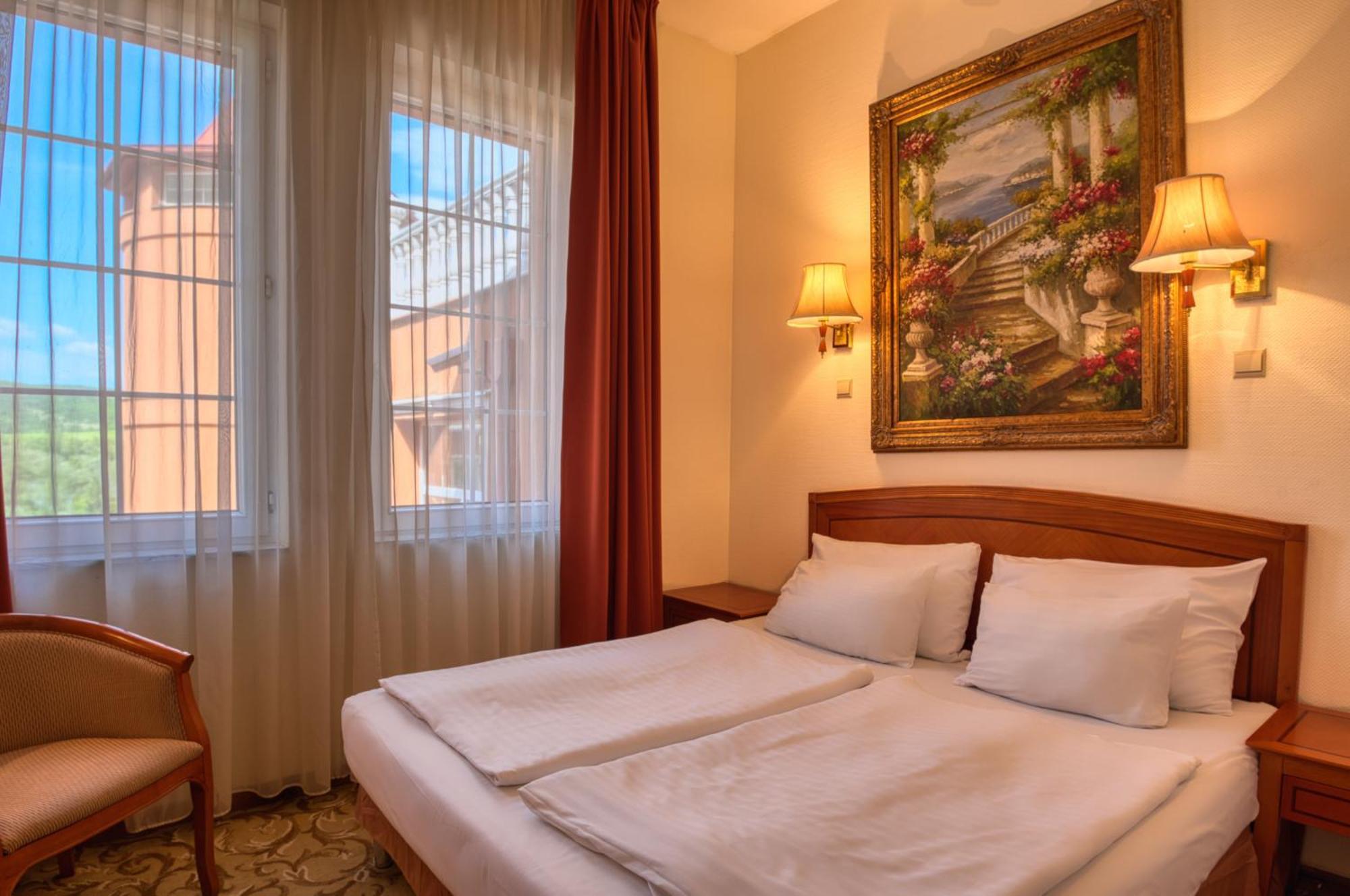 Hotel Bellevue Esztergom Ngoại thất bức ảnh