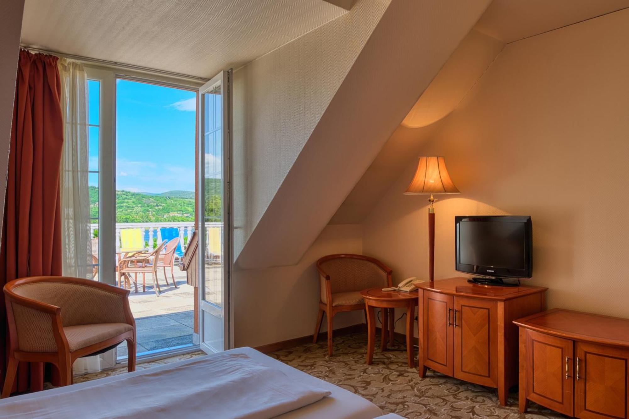 Hotel Bellevue Esztergom Ngoại thất bức ảnh