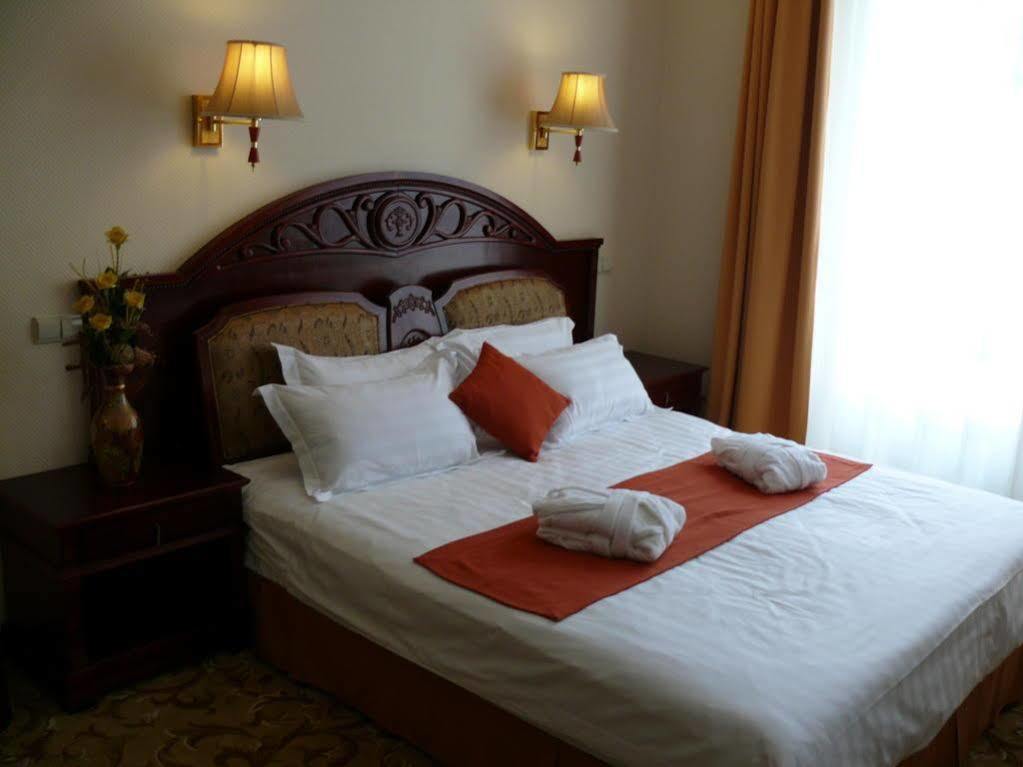 Hotel Bellevue Esztergom Ngoại thất bức ảnh